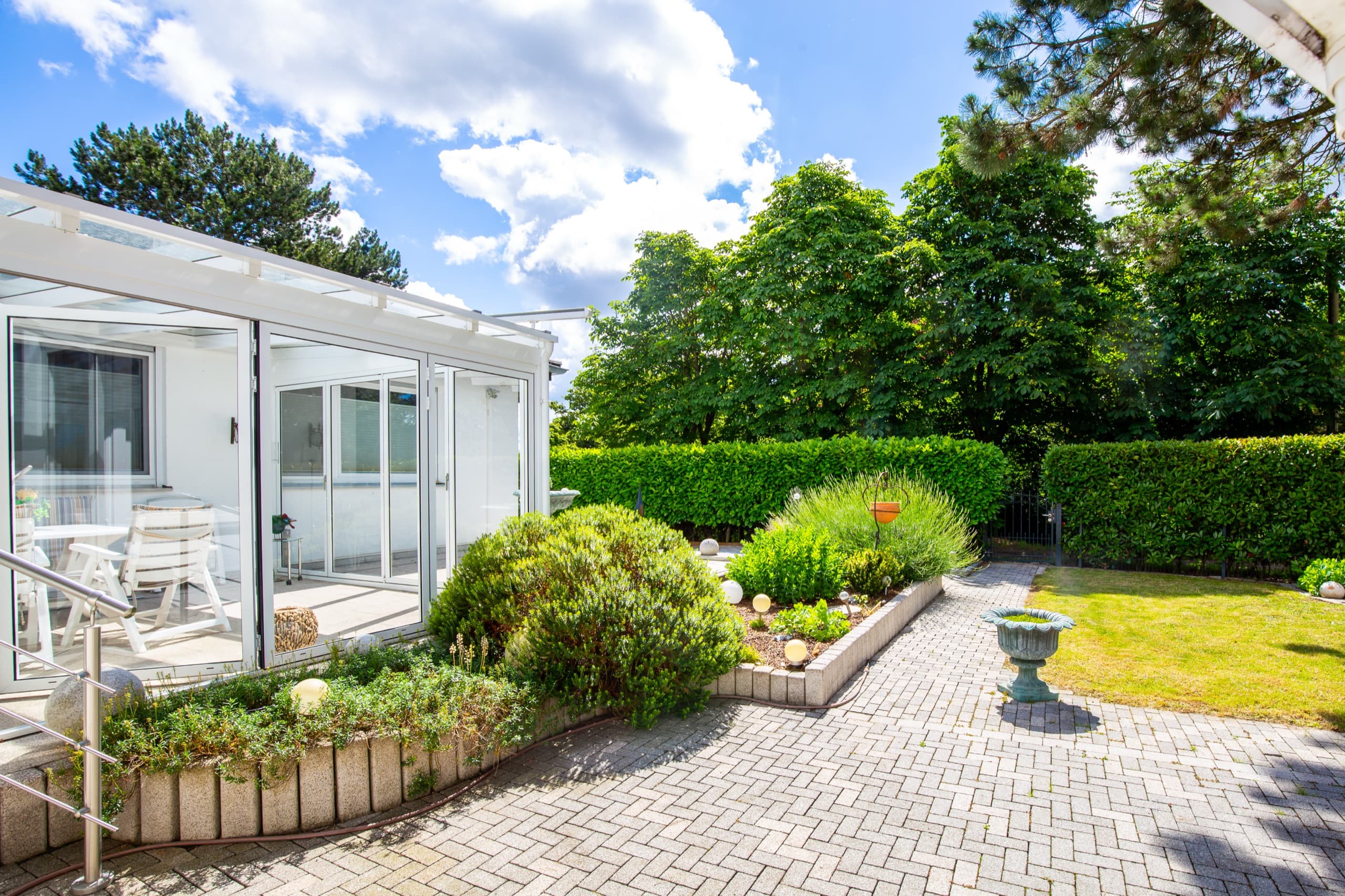 Garten eines von Wagner Immobilien vermittelten Bungalows in Wiesbaden-Delkenheim